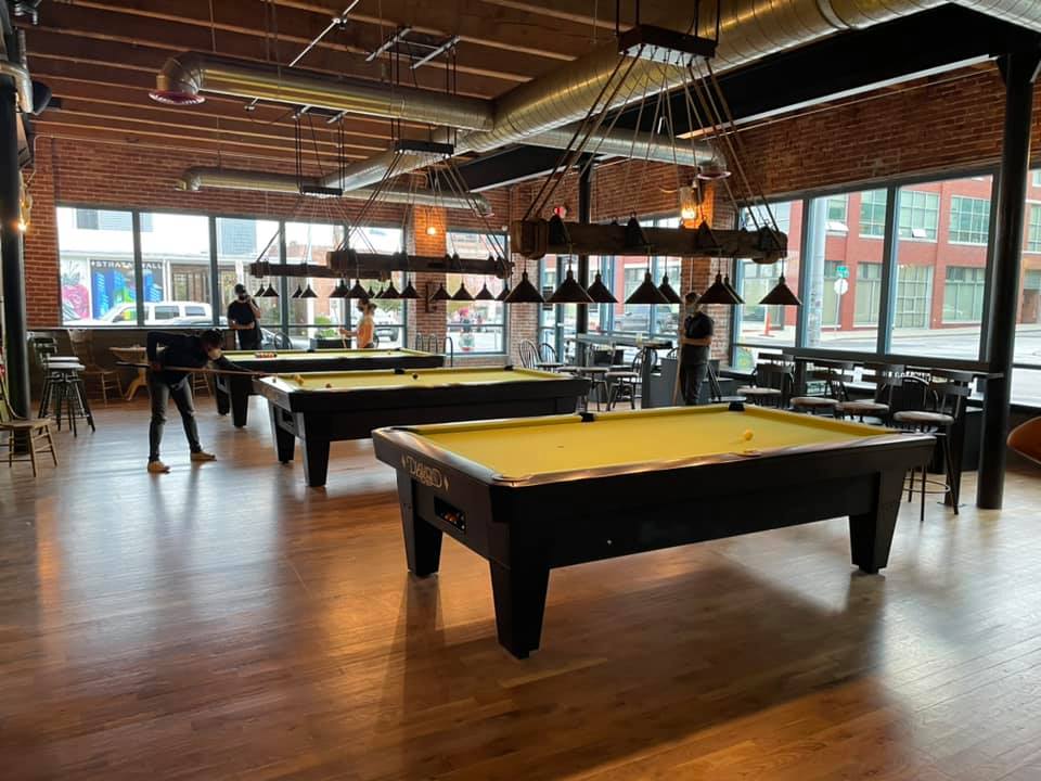 Chartreuse Saloon – Image_1